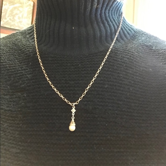 Drop necklace with faux pearl - Picture 1 of 7